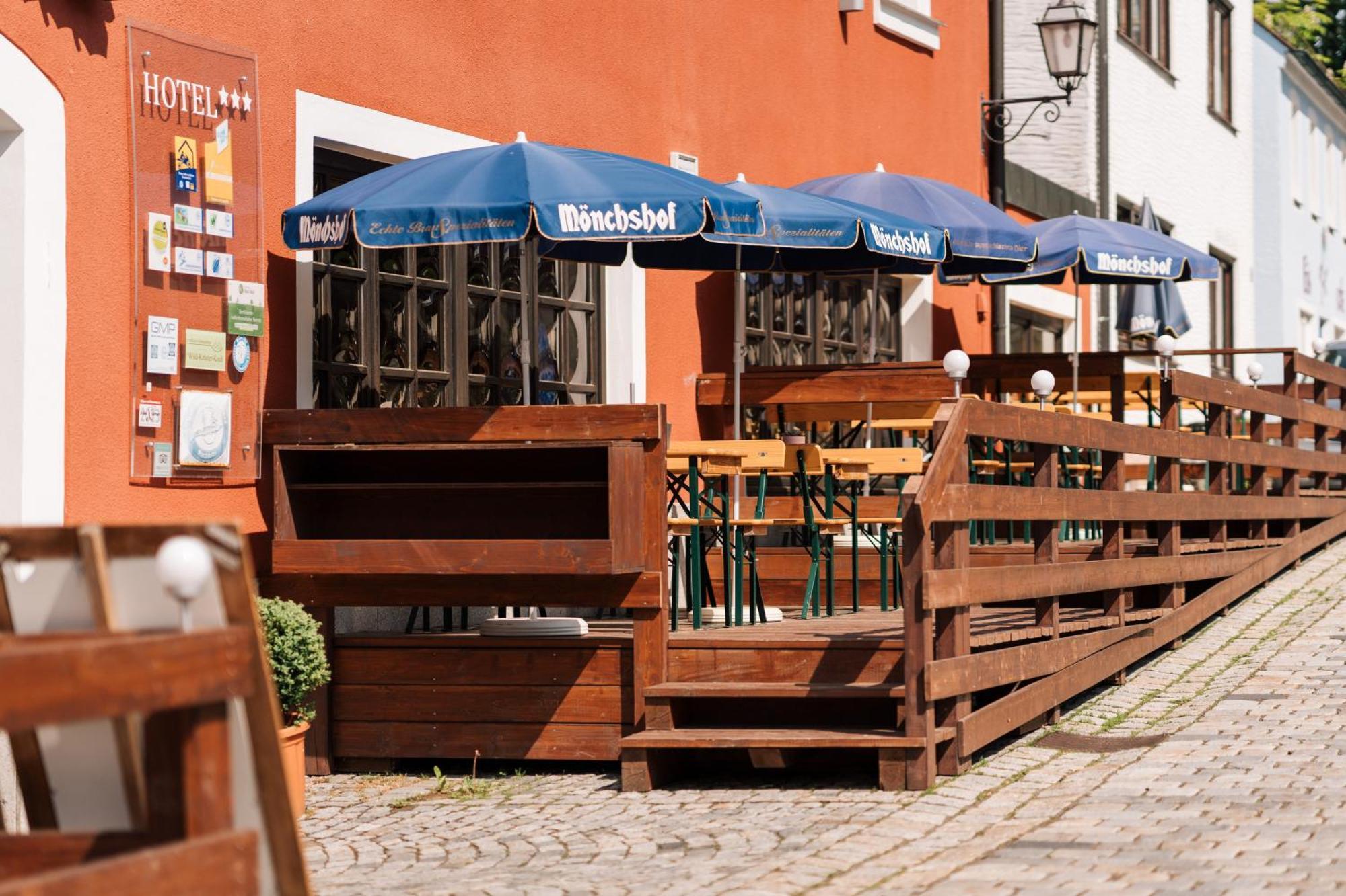 Hotel Weisses Ross Коннерсройт Экстерьер фото